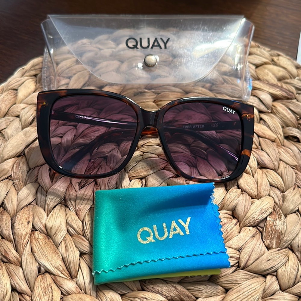 Great condition Quay Ever After tortoise sunglasses